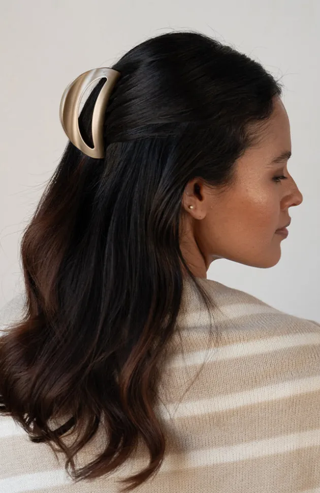 Belle Cutout Curve Claw Clip