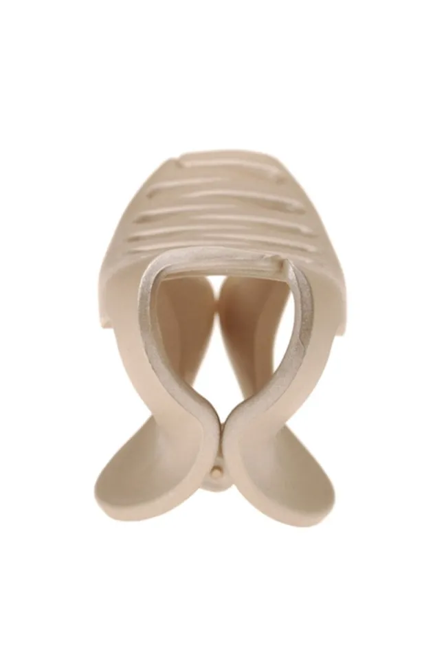 Belle Large Cutout Curve Claw Clip